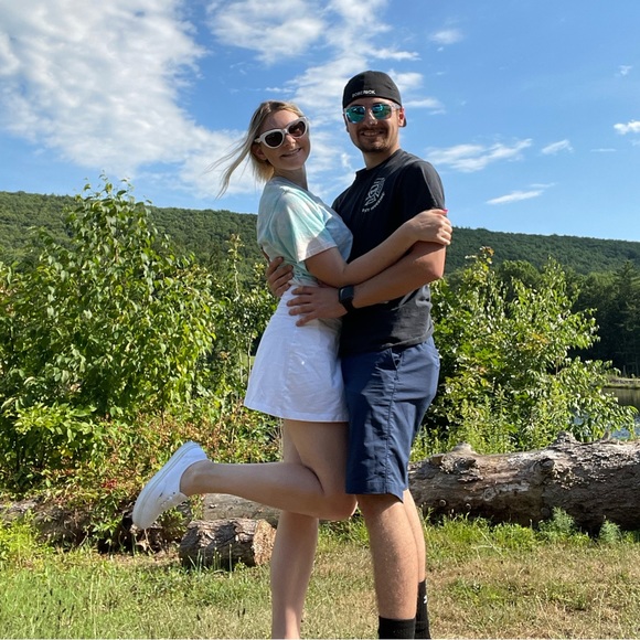 Meet your Posher, Breena🌸 - Picture 3 of 11